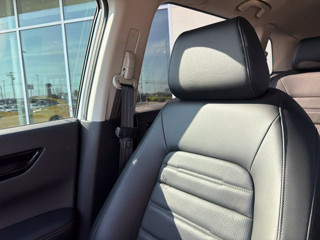 Used 2025 Honda CR-V EX-L image 23