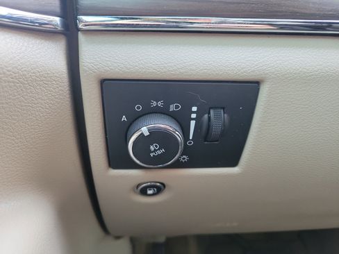 Used 2017 Jeep Grand Cherokee Overland image 27