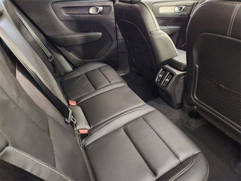 New 2025 Volvo XC40 B5 Core w/ Protection Package Premier image 32