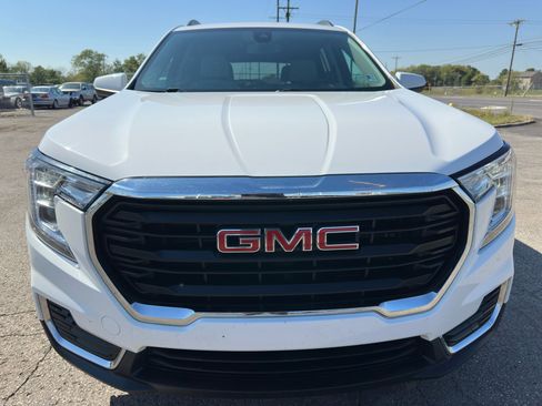 Used 2023 GMC Terrain SLE w/ Driver Convenience Package image 15
