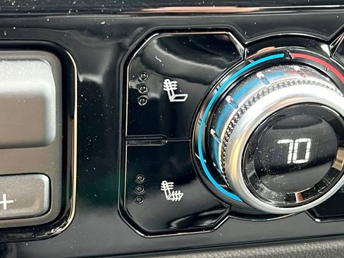 New 2025 GMC Sierra 1500 Elevation image 26