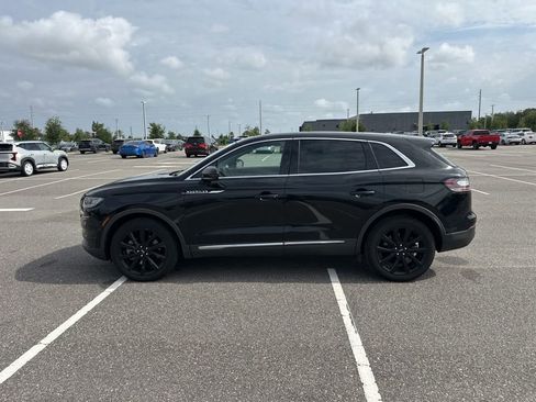 Used 2021 Lincoln Nautilus Reserve w/ Monochromatic Package AWD/4WD image 12