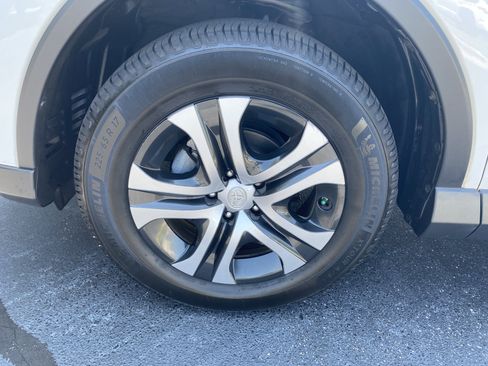 Used 2017 Toyota RAV4 LE FWD image 20