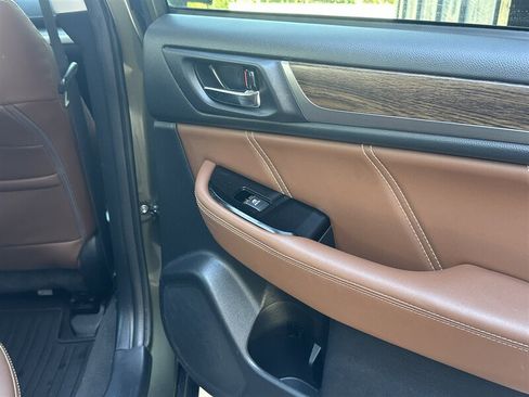 Used 2019 Subaru Outback 2.5i Touring w/ Popular Package #3A AWD/4WD image 39