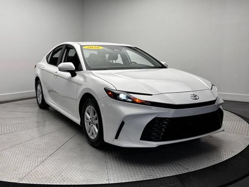 Used 2026 Toyota Camry LE FWD image 32