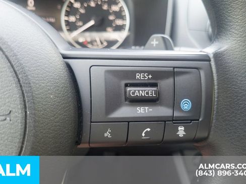 Used 2024 Nissan Rogue SV FWD image 10