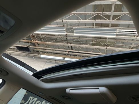 Used 2012 Hyundai Veracruz Limited w/ Entertainment Pkg image 56