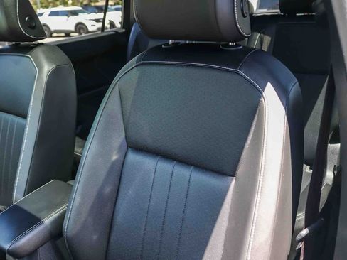 Used 2022 Volkswagen Tiguan SE R-Line FWD image 27
