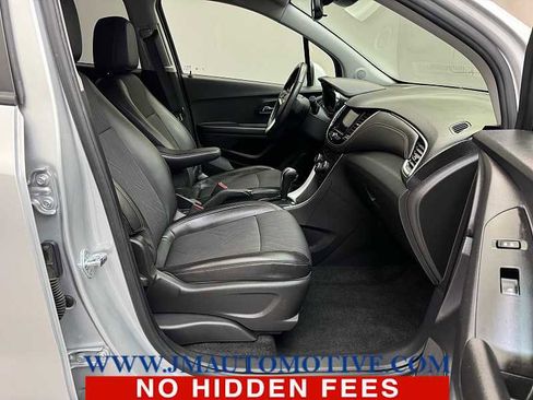 Used 2021 Chevrolet Trax LT w/ Driver Confidence Package image 19