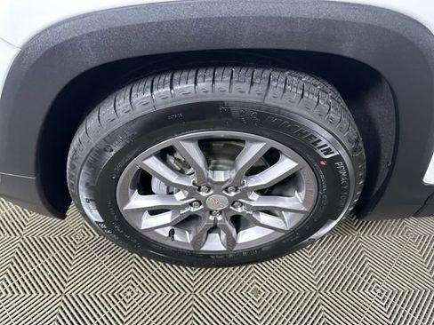 Used 2023 GMC Terrain SLT w/ Infotainment Package II image 10