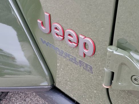 Used 2021 Jeep Wrangler Unlimited Rubicon w/ Uconnect 4C Nav & Sound Group AWD/4WD image 34