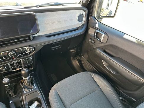 Used 2025 Jeep Wrangler Sahara 4xe image 22