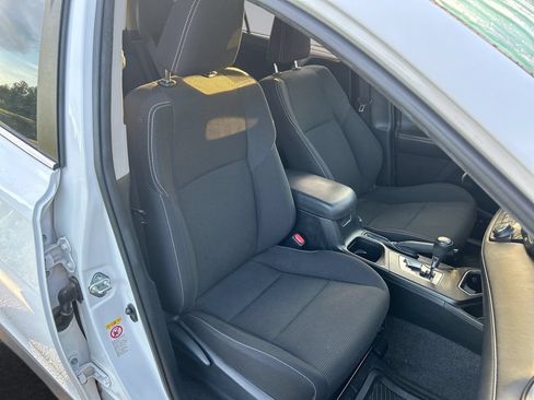 Used 2018 Toyota RAV4 XLE FWD image 31
