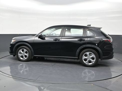Used 2023 Honda HR-V LX image 2