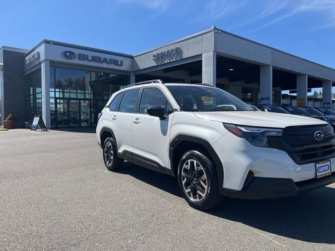 Used 2025 Subaru Forester image 4