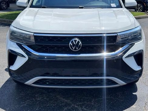 Used 2022 Volkswagen Taos SE AWD/4WD image 4