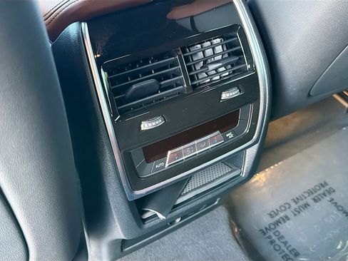 Used 2023 BMW X6 xDrive40i w/ M Sport Package image 19