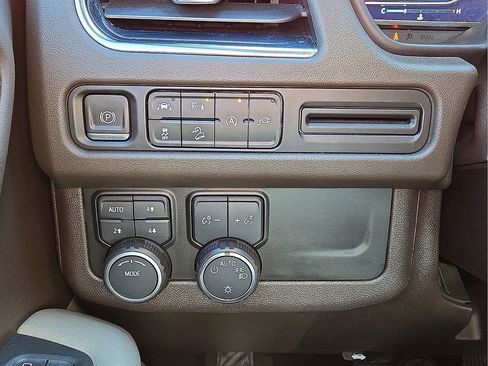 Used 2022 Chevrolet Tahoe Z71 image 26