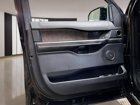 Used 2019 Ford Expedition Limited w/ Special Edition Package AWD/4WD image 17