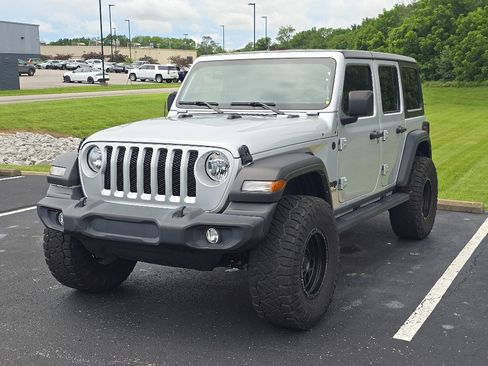 Used 2022 Jeep Wrangler Unlimited Sport AWD/4WD image 8