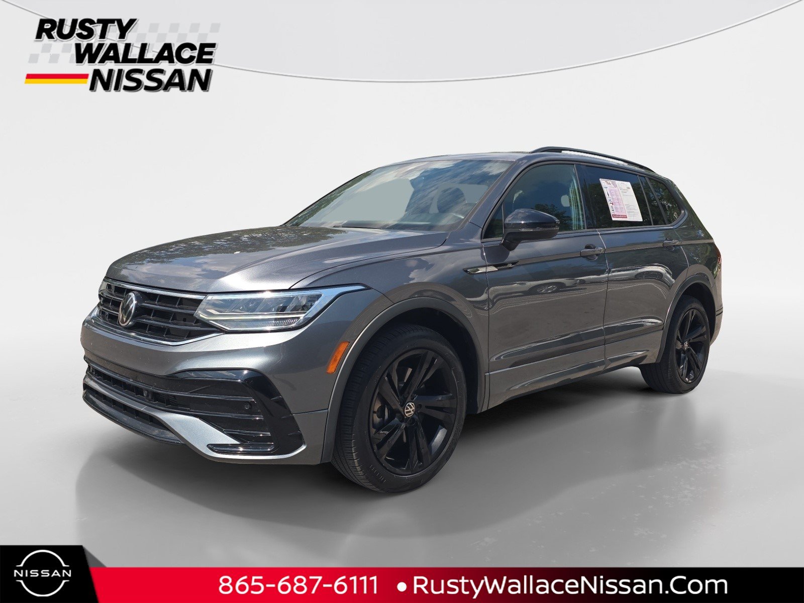 Used 2023 Volkswagen Tiguan SE R-Line FWD image 1