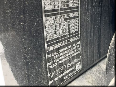 Used 2025 Land Rover Range Rover Velar Dynamic SE image 52