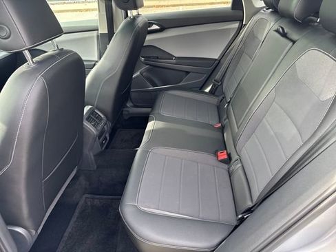 Certified 2023 Volkswagen Taos SE w/ Panoramic Sunroof Package image 30