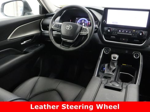 Certified 2025 Toyota Grand Highlander AWD image 32
