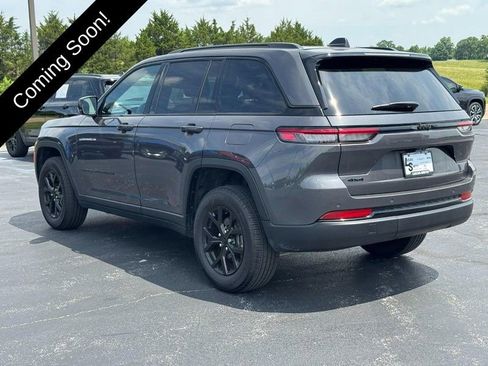 Used 2024 Jeep Grand Cherokee Altitude AWD/4WD image 6