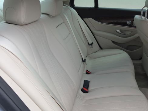 Used 2017 Mercedes-Benz E 300 image 13