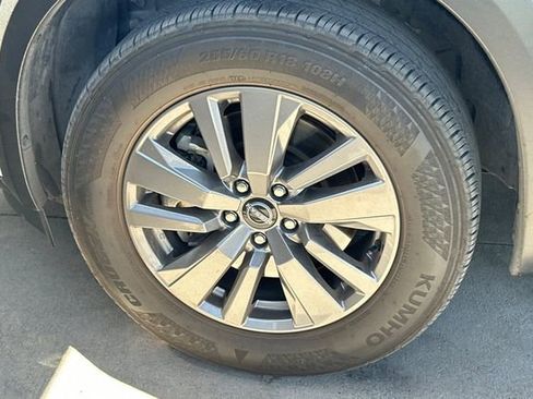 Used 2025 Nissan Pathfinder SV FWD image 15