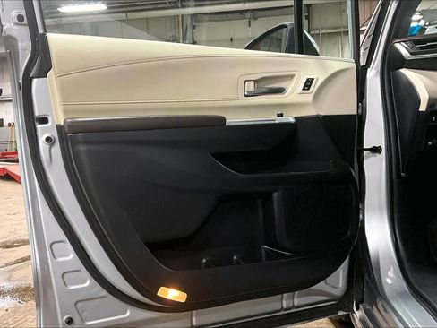 Used 2024 Toyota Sienna Platinum image 20