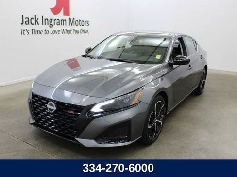 Certified 2026 Nissan Altima 2.5 SR FWD image 1