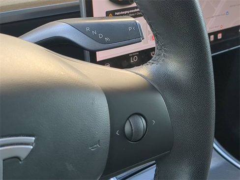 Used 2020 Tesla Model Y Long Range image 28