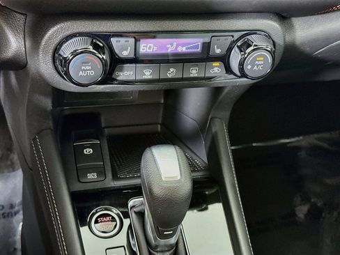 Certified 2023 Nissan Kicks SR w/ SR Premium Package FWD image 6