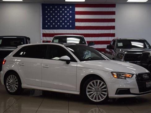 Used 2017 Audi A3 e-tron Premium image 2