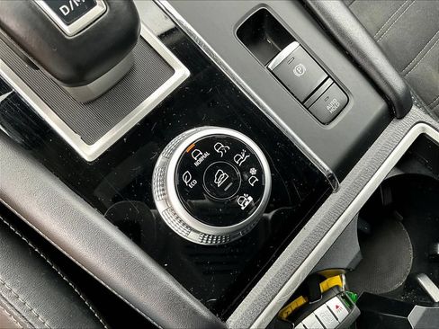 Used 2023 Mitsubishi Outlander SE AWD/4WD image 17