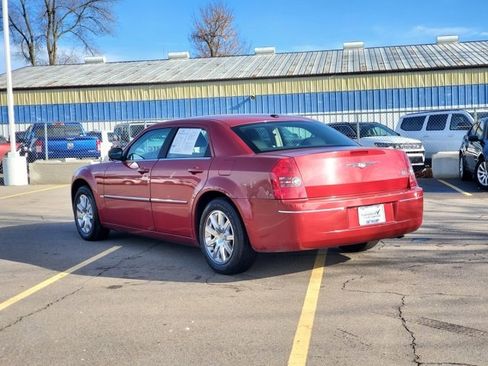 Used 2009 Chrysler 300 Touring image 2