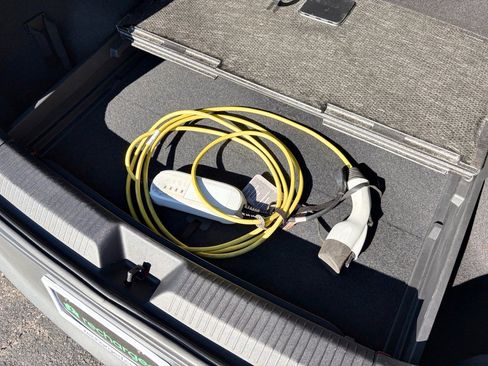 Used 2022 Volkswagen ID.4 Pro S w/ Gradient Package image 25