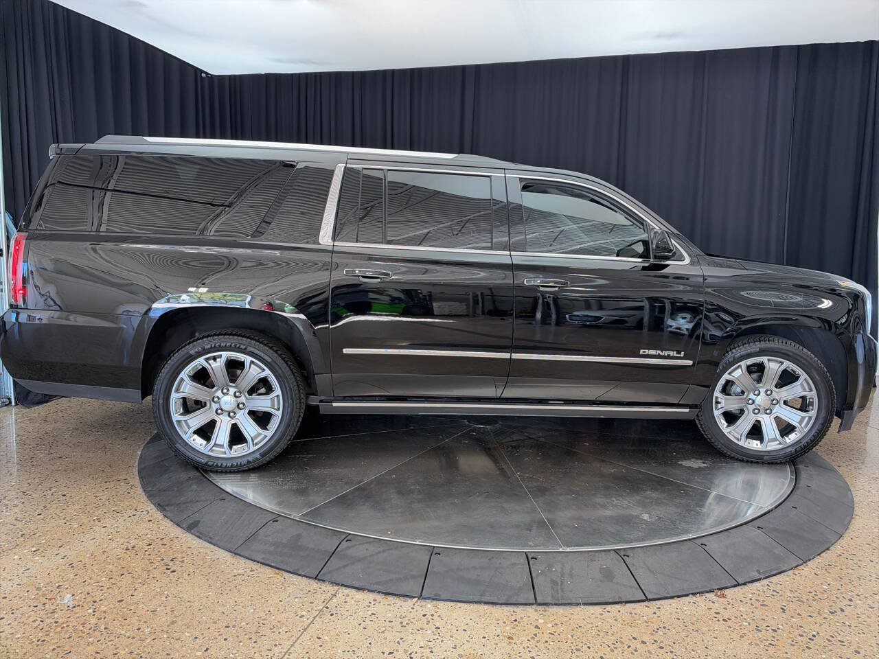 Used 2016 GMC Yukon XL Denali w/ Open Road Package AWD/4WD image 7