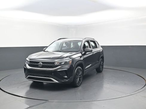 Used 2022 Volkswagen Taos S w/ IQ Drive S Package FWD image 5