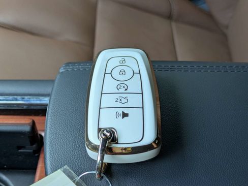 Used 2024 Lincoln Navigator Reserve AWD/4WD image 45