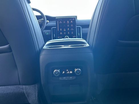 New 2026 GMC Acadia AT4 w/ LPO, Floor Liner Package AWD/4WD image 18