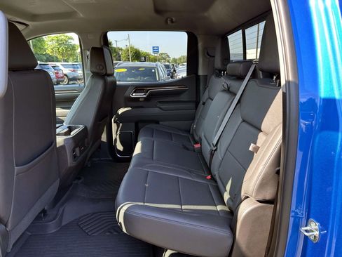 Used 2024 Chevrolet Silverado 1500 LT Trail Boss w/ Convenience Package II AWD/4WD image 12