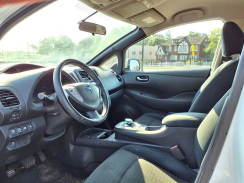 Used 2013 Nissan Leaf S w/ Charger Pkg FWD image 19