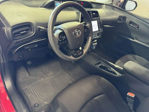 Used 2022 Toyota Prius L Eco image 9