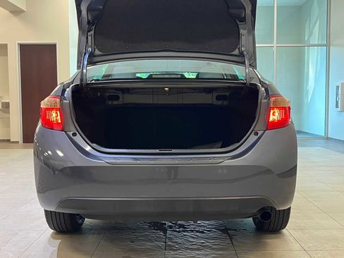 Used 2017 Toyota Corolla LE image 28