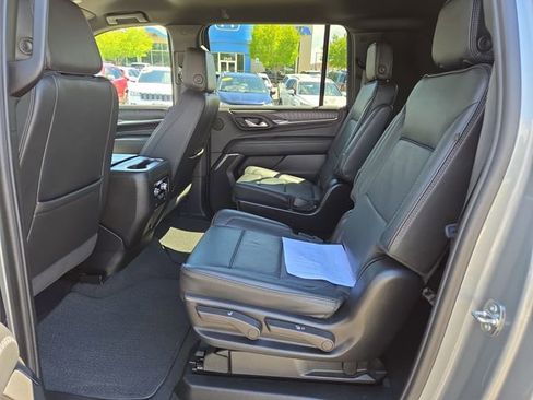 Used 2024 GMC Yukon XL Denali AWD/4WD image 30