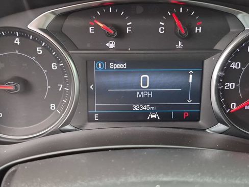 Used 2023 GMC Terrain SLE w/ Driver Convenience Package FWD image 4