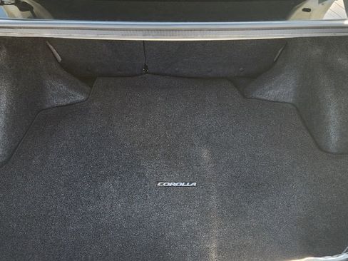 Used 2016 Toyota Corolla L image 16